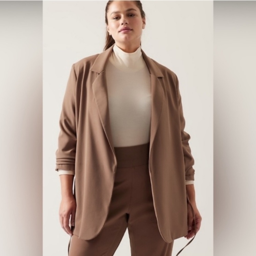 NWT Athleta Lightweight Women's Tan Blazer. Lined! Pockets! Drape! Flexible!